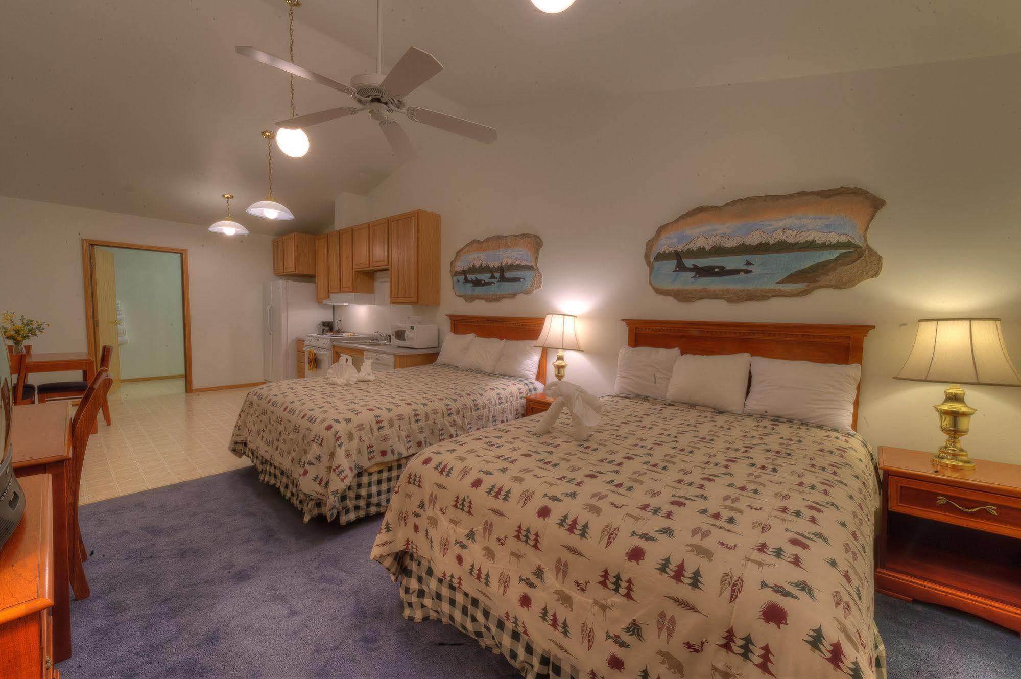 Frontier Suites Hotel In ジュノー エクステリア 写真