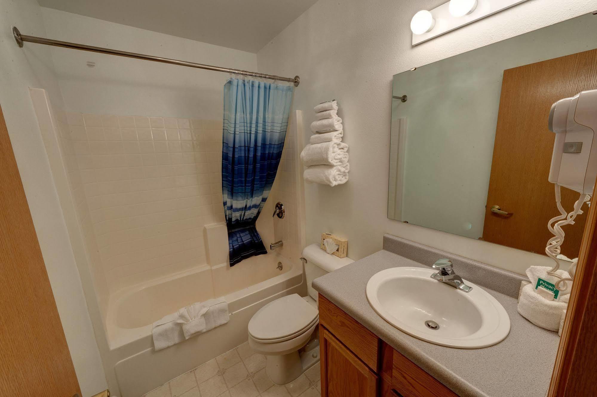 Frontier Suites Hotel In ジュノー エクステリア 写真
